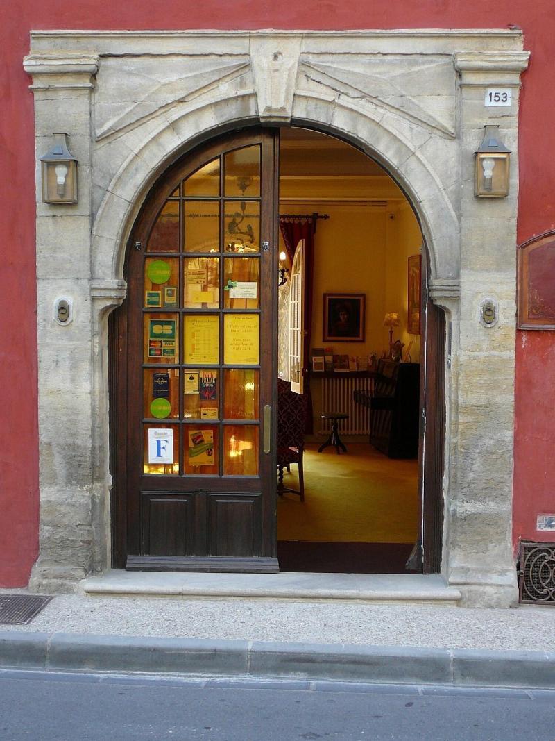 Hotel Du Fiacre Carpentras Exterior foto