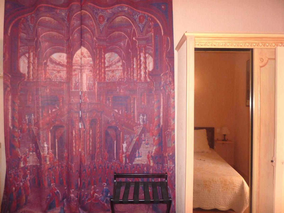 Hotel Du Fiacre Carpentras Zimmer foto